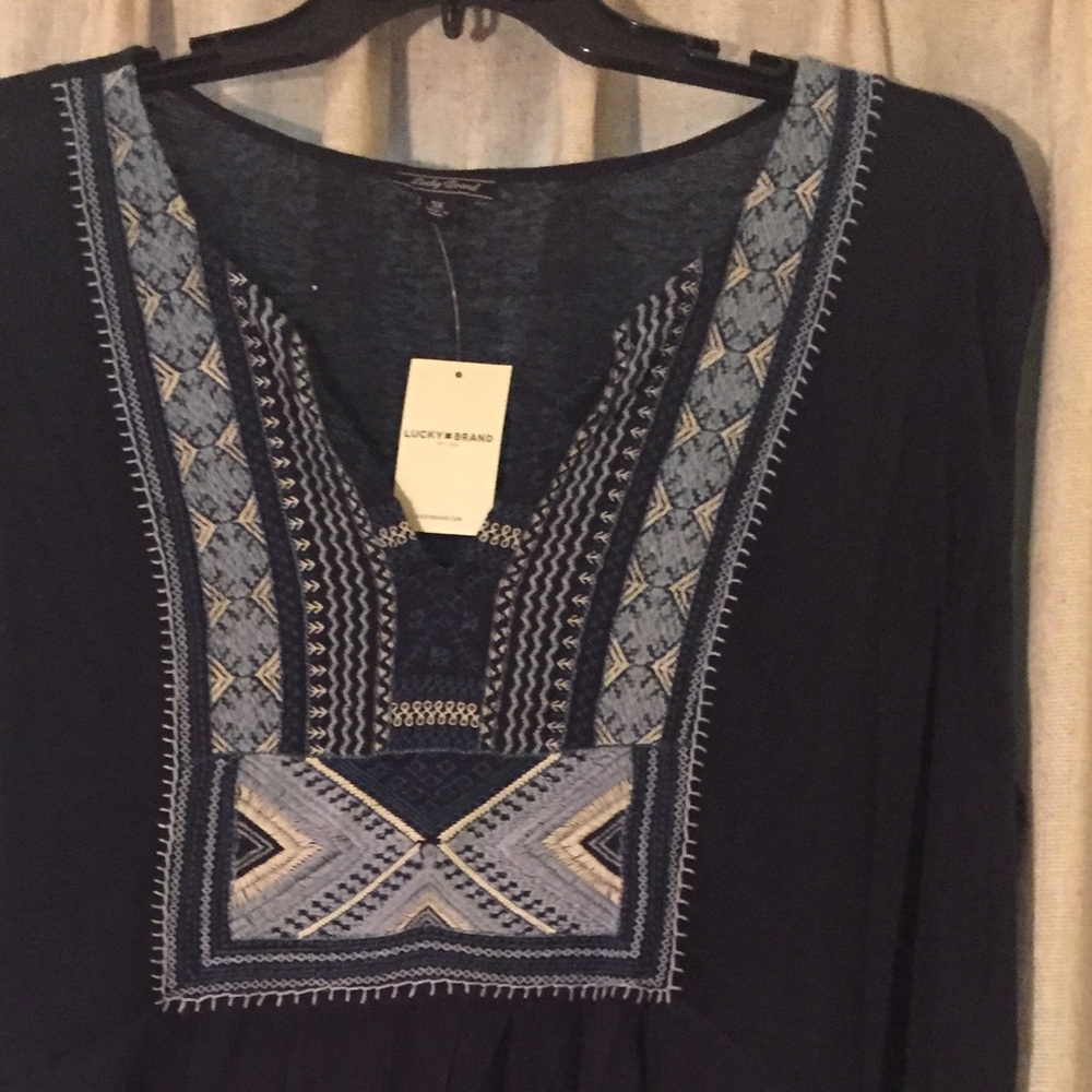 Lucky Brand Navy Sleeveless Embroidered top - 3X - Picture 4 of 5